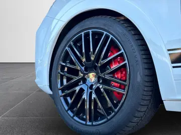 PORSCHE Cayenne GTS 18-WEGE PANO AHK STHZG HA-LENK INNO