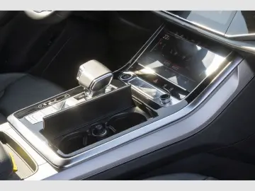 AUDI Q7 55 TFSI quattro S line Pano AHK Luftfederung
