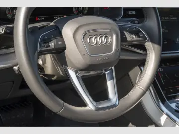 AUDI Q7 55 TFSI quattro S line Pano AHK Luftfederung