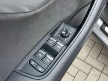 AUDI Q8 50 TDI quattro Navi digit.Tacho Bluetooth Led