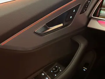 AUDI Q8 50 TDI quattro Navi digit.Tacho Bluetooth Led