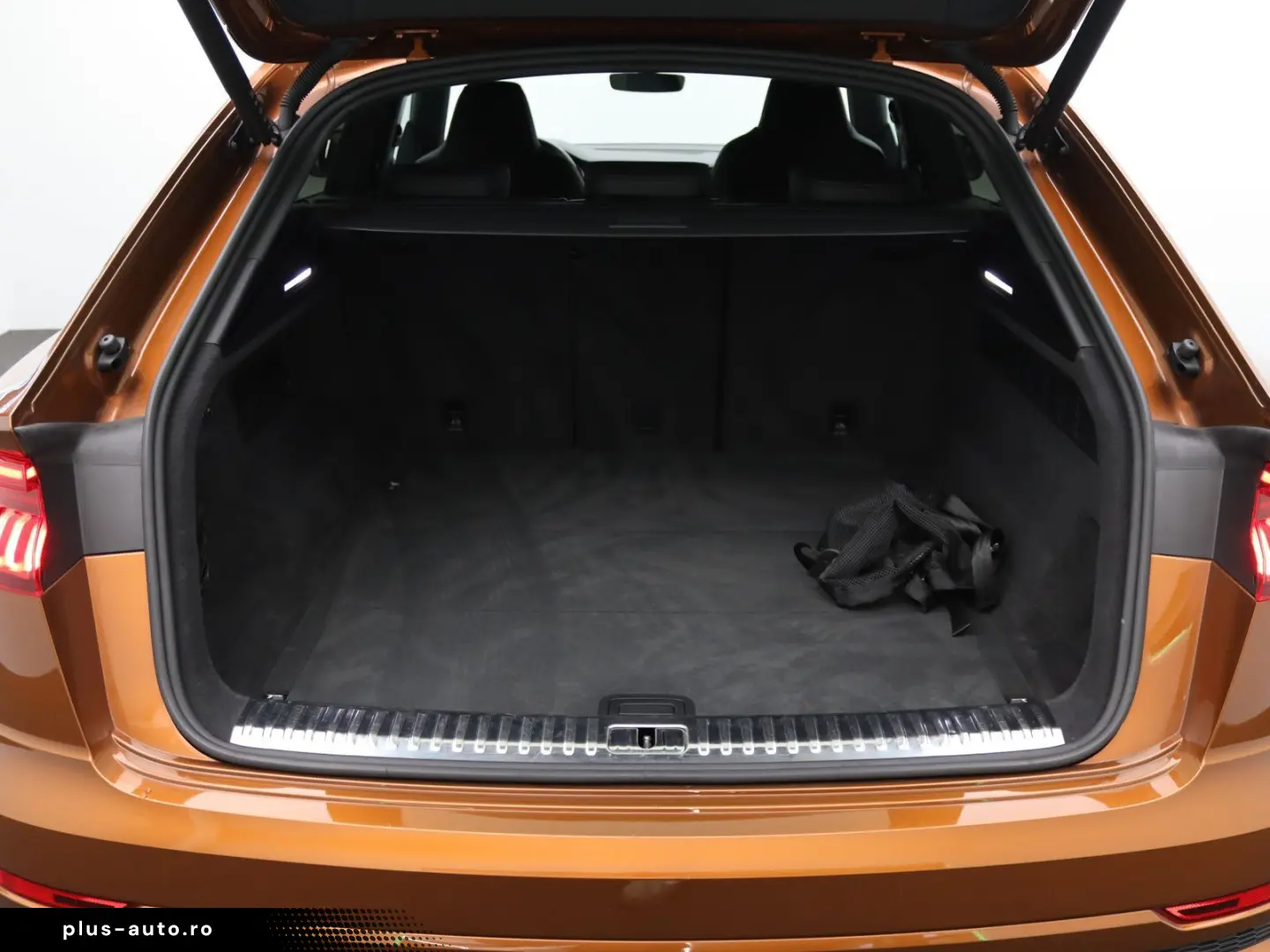 AUDI Q8 S-Line select 50TDI quattro   Pano  360   AHK