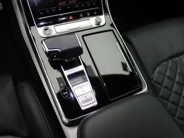 AUDI Q8 S-Line select 50TDI quattro   Pano  360   AHK