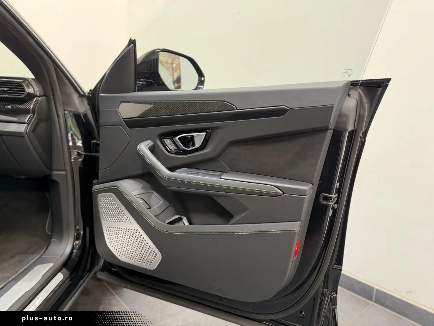 LAMBORGHINI Urus URUS S DOUBLESTICH SPORTIVLEDER CARBON PANO