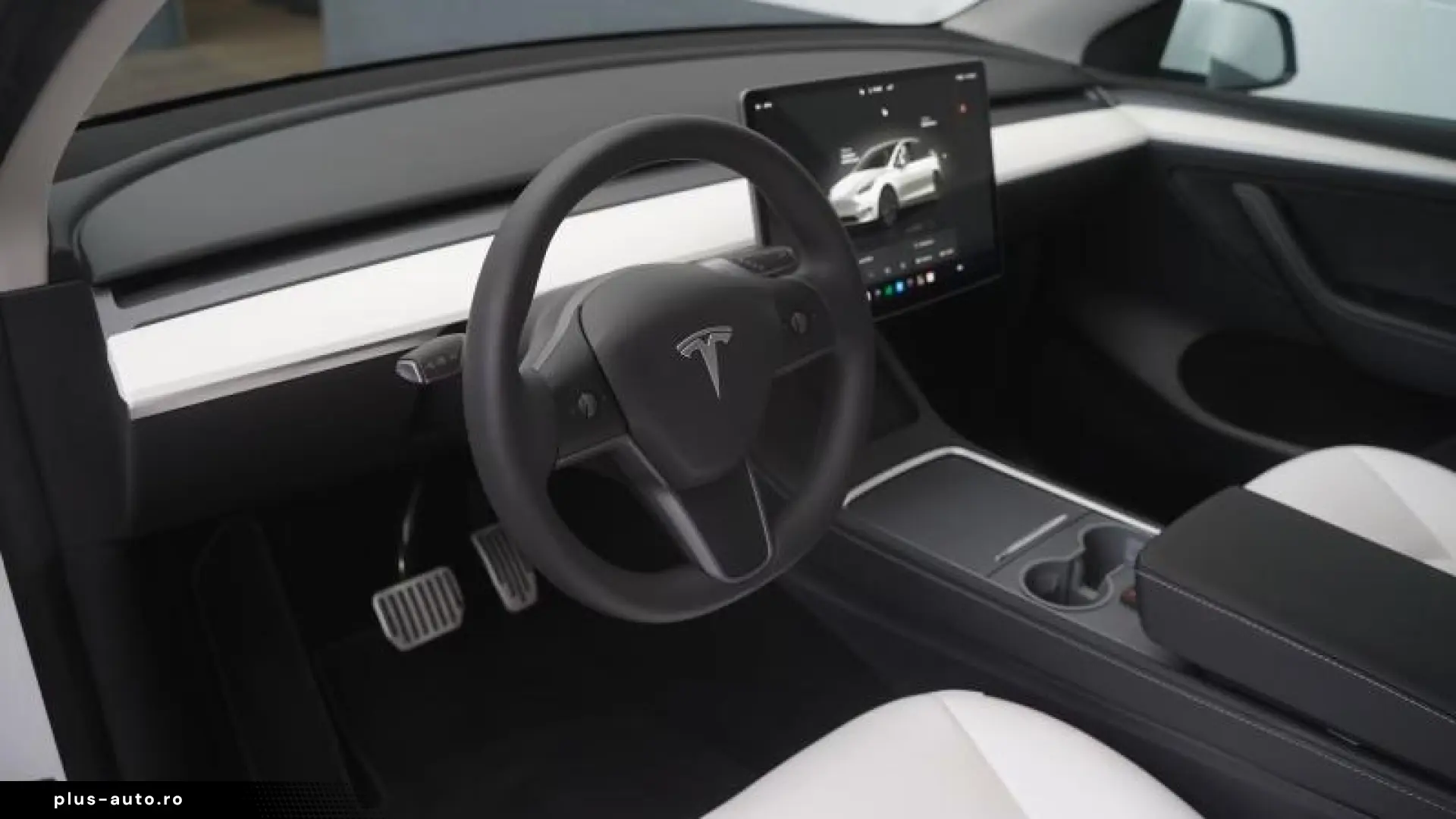 Tesla Model Y Standard Range RWD