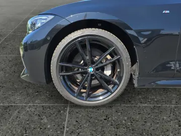 BMW 330i xDrive 19 Zoll M Sportpaket Glasdach Live C