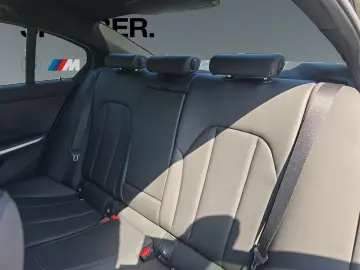BMW 330i xDrive 19 Zoll M Sportpaket Glasdach Live C