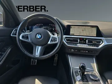 BMW 330i xDrive 19 Zoll M Sportpaket Glasdach Live C