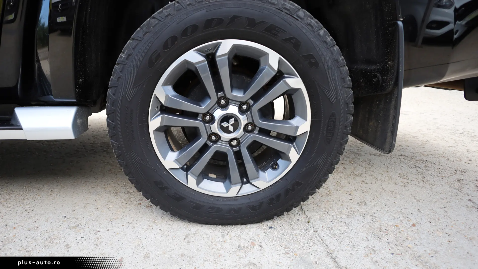 Mitsubishi Intense L200 2.2DI-D 150HP 4x4 Cabina Dubla