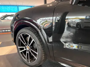 PORSCHE Cayenne Turbo E-Hybrid