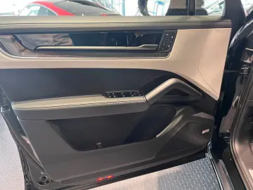 PORSCHE Cayenne Turbo E-Hybrid
