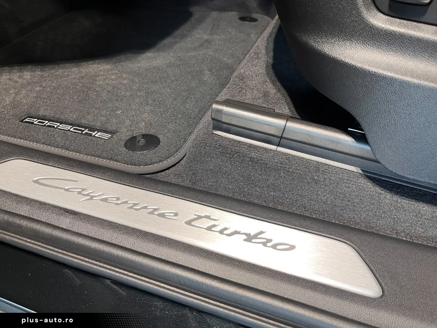 PORSCHE Cayenne Turbo E-Hybrid