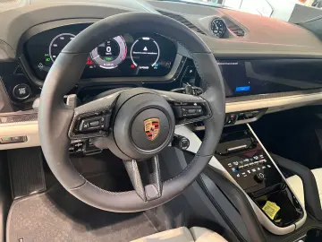 PORSCHE Cayenne Turbo E-Hybrid