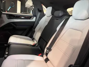 PORSCHE Cayenne Turbo E-Hybrid