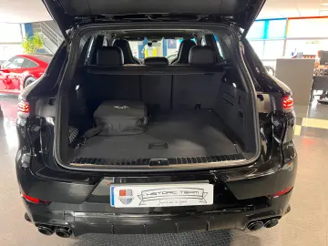 PORSCHE Cayenne Turbo E-Hybrid