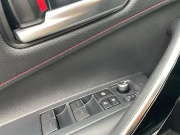 TOYOTA Corolla 2.0 Hybrid GR Sport