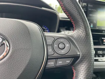 TOYOTA Corolla 2.0 Hybrid GR Sport