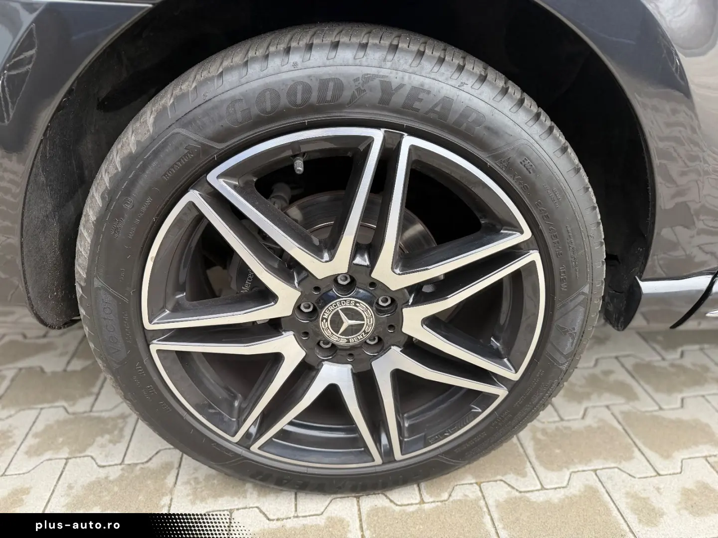MERCEDES-BENZ V300 4M Lang AMG -ACC-2xEl.Tür-Pano-RF&hellip;