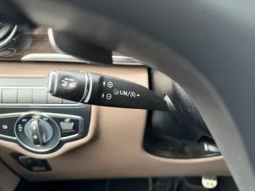 MERCEDES-BENZ V300 4M Lang AMG -ACC-2xEl.Tür-Pano-RF…
