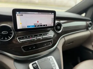 MERCEDES-BENZ V300 4M Lang AMG -ACC-2xEl.Tür-Pano-RF…