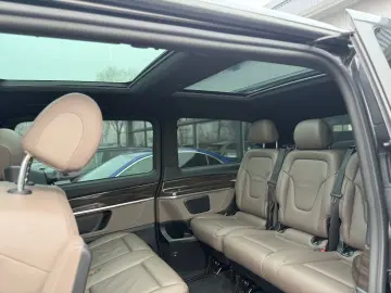MERCEDES-BENZ V300 4M Lang AMG -ACC-2xEl.Tür-Pano-RF…