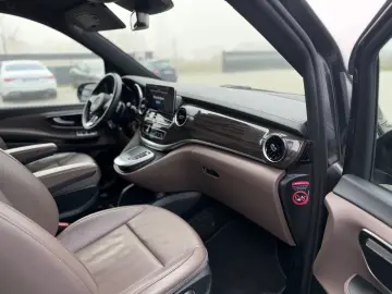 MERCEDES-BENZ V300 4M Lang AMG -ACC-2xEl.Tür-Pano-RF…
