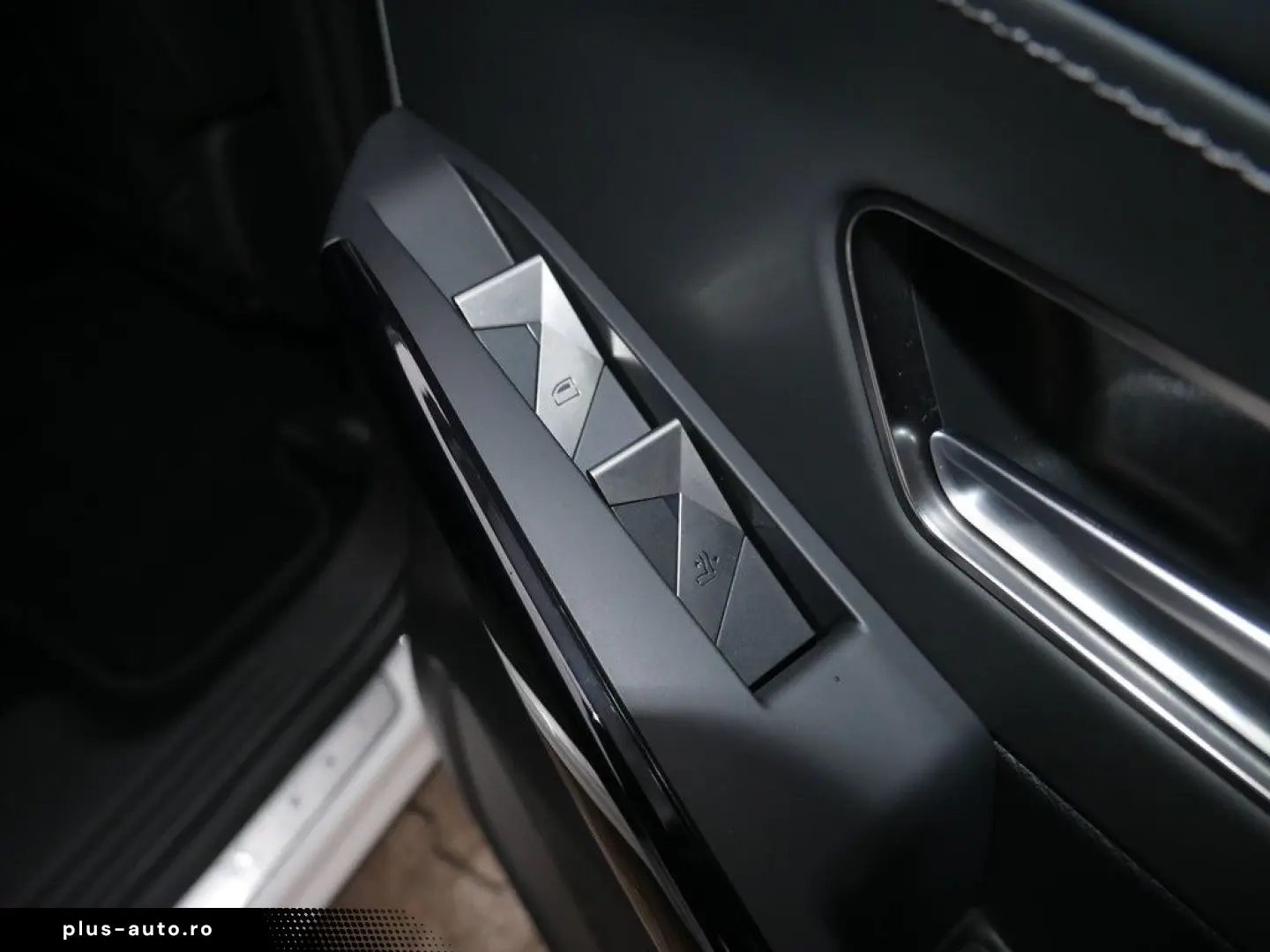 DS DS 7 Crossback E-Tense Rivoli 4x4 AKTIVSITZE LED