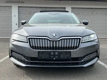 SKODA Superb 1.4 TSI iV DSG Pano Virtu Stanhzng Matrix