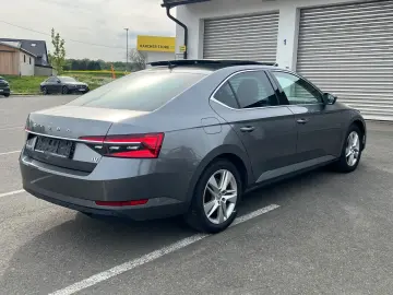 SKODA Superb 1.4 TSI iV DSG Pano Virtu Stanhzng Matrix