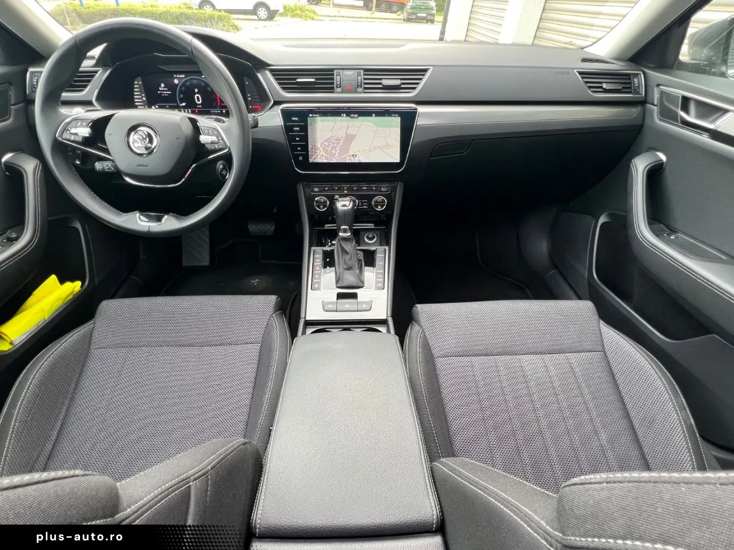 SKODA Superb 1.4 TSI iV DSG Pano Virtu Stanhzng Matrix