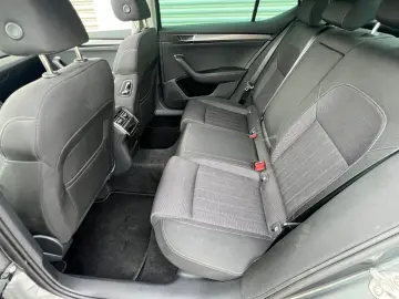 SKODA Superb 1.4 TSI iV DSG Pano Virtu Stanhzng Matrix