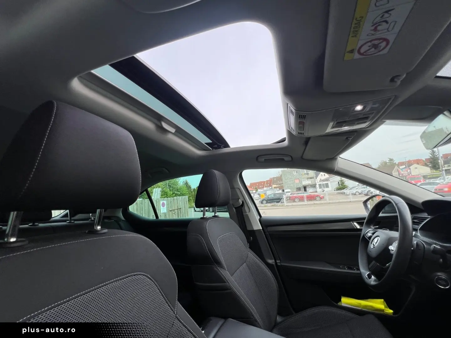 SKODA Superb 1.4 TSI iV DSG Pano Virtu Stanhzng Matrix