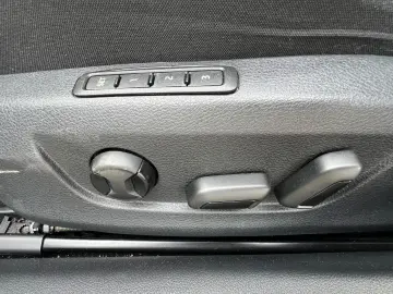 SKODA Superb 1.4 TSI iV DSG Pano Virtu Stanhzng Matrix