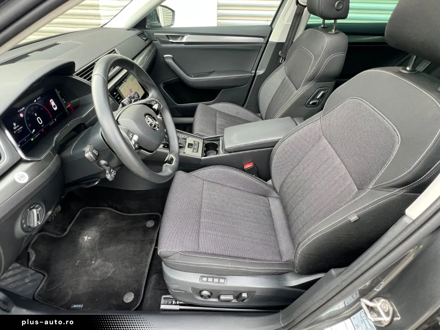 SKODA Superb 1.4 TSI iV DSG Pano Virtu Stanhzng Matrix