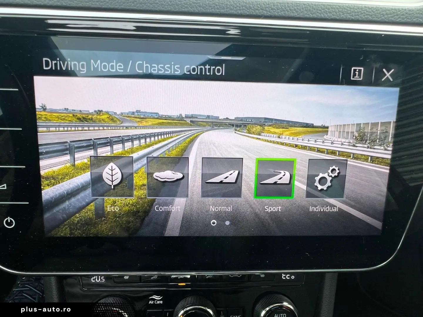 SKODA Superb 1.4 TSI iV DSG Pano Virtu Stanhzng Matrix