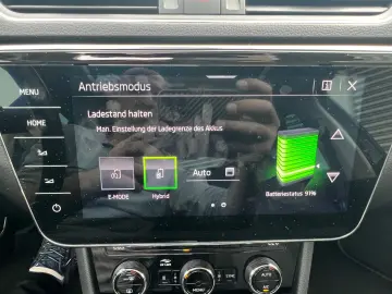 SKODA Superb 1.4 TSI iV DSG Pano Virtu Stanhzng Matrix