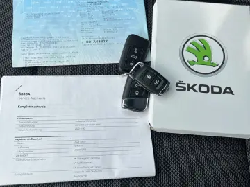 SKODA Superb 1.4 TSI iV DSG Pano Virtu Stanhzng Matrix