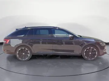 SKODA Superb Combi 1.4 TSI DSG iV Sportline Canton