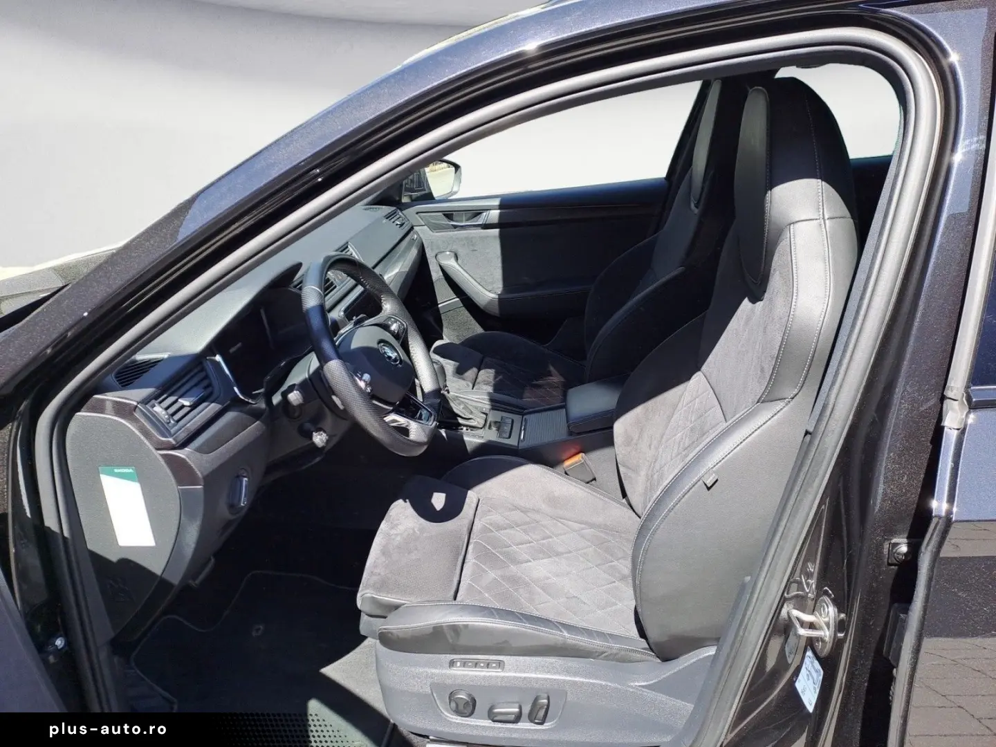 SKODA Superb Combi 1.4 TSI DSG iV Sportline Canton