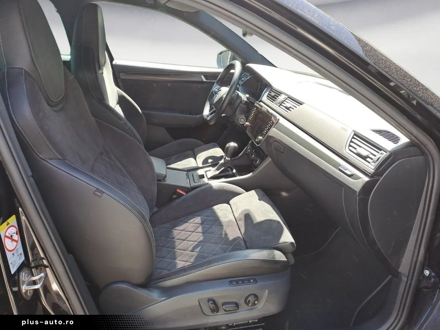 SKODA Superb Combi 1.4 TSI DSG iV Sportline Canton