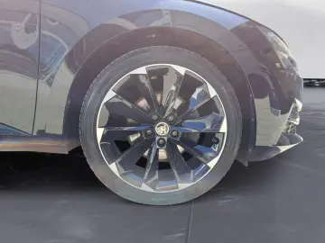 SKODA Superb Combi 1.4 TSI DSG iV Sportline Canton