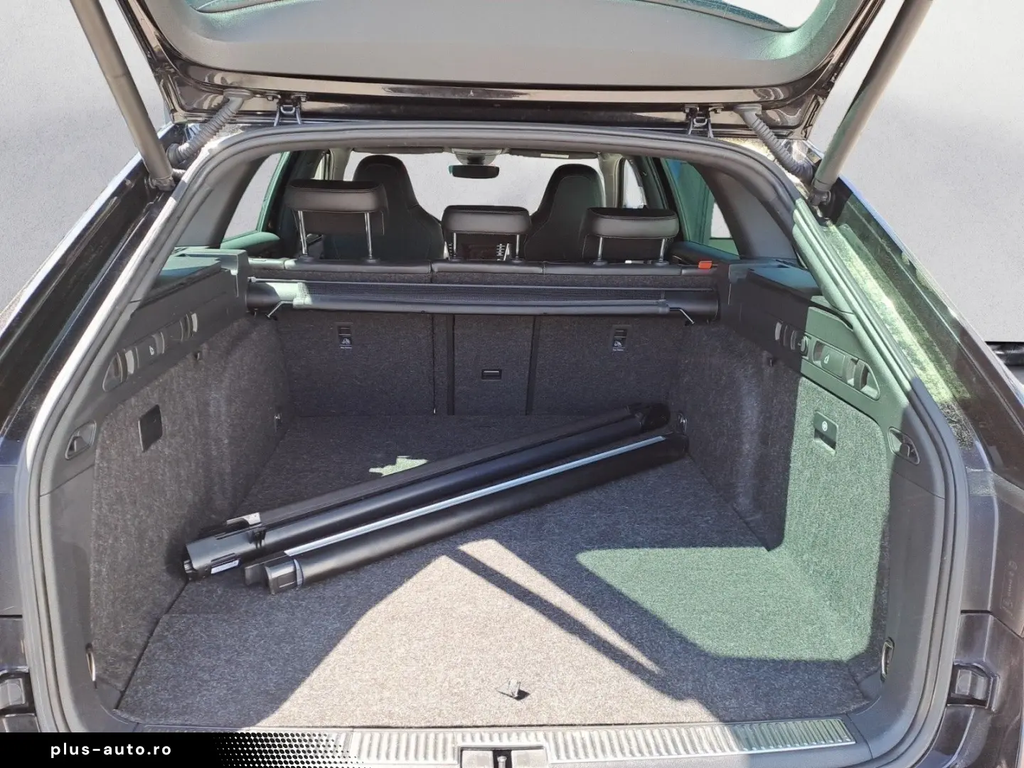 SKODA Superb Combi 1.4 TSI DSG iV Sportline Canton