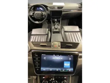 SKODA Superb Combi 1.4 TSI L&K iV Virtual Pano ACC