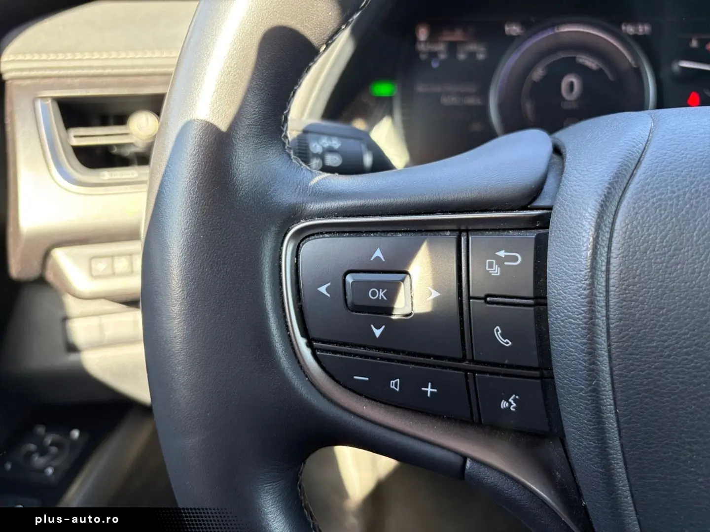 LEXUS UX 250h Style Edition  Bi-LED ACC CAM SHZ CarPla