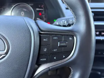 LEXUS UX 250h Style Edition  Bi-LED ACC CAM SHZ CarPla