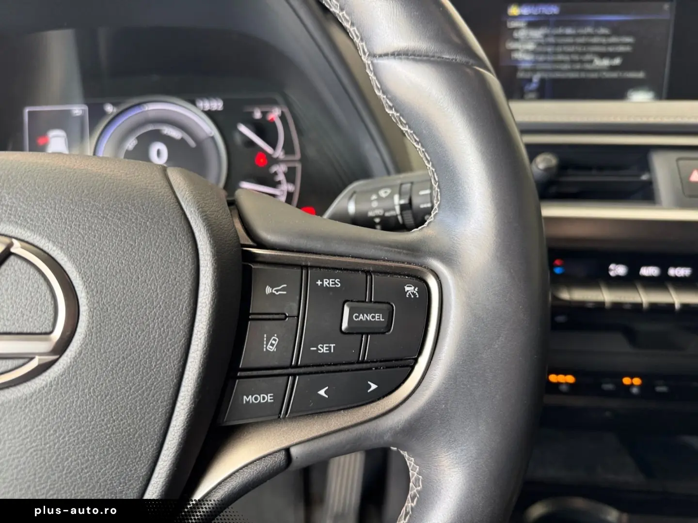 LEXUS UX 250h Style Edition  Bi-LED ACC CAM SHZ CarPla