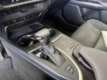 LEXUS UX 250h Style Edition  Bi-LED ACC CAM SHZ CarPla