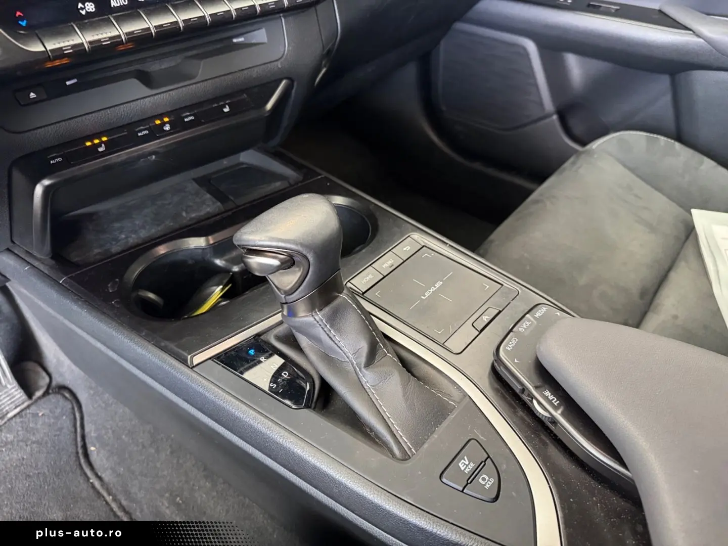 LEXUS UX 250h Style Edition  Bi-LED ACC CAM SHZ CarPla