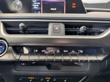 LEXUS UX 250h Style Edition  Bi-LED ACC CAM SHZ CarPla