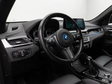 BMW X1 xD25e Sport Line Kamera HUD DAB Komfort Navi